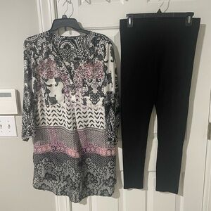 Black and pink large Floral tunic top Roz & Ali and Black new large leggings